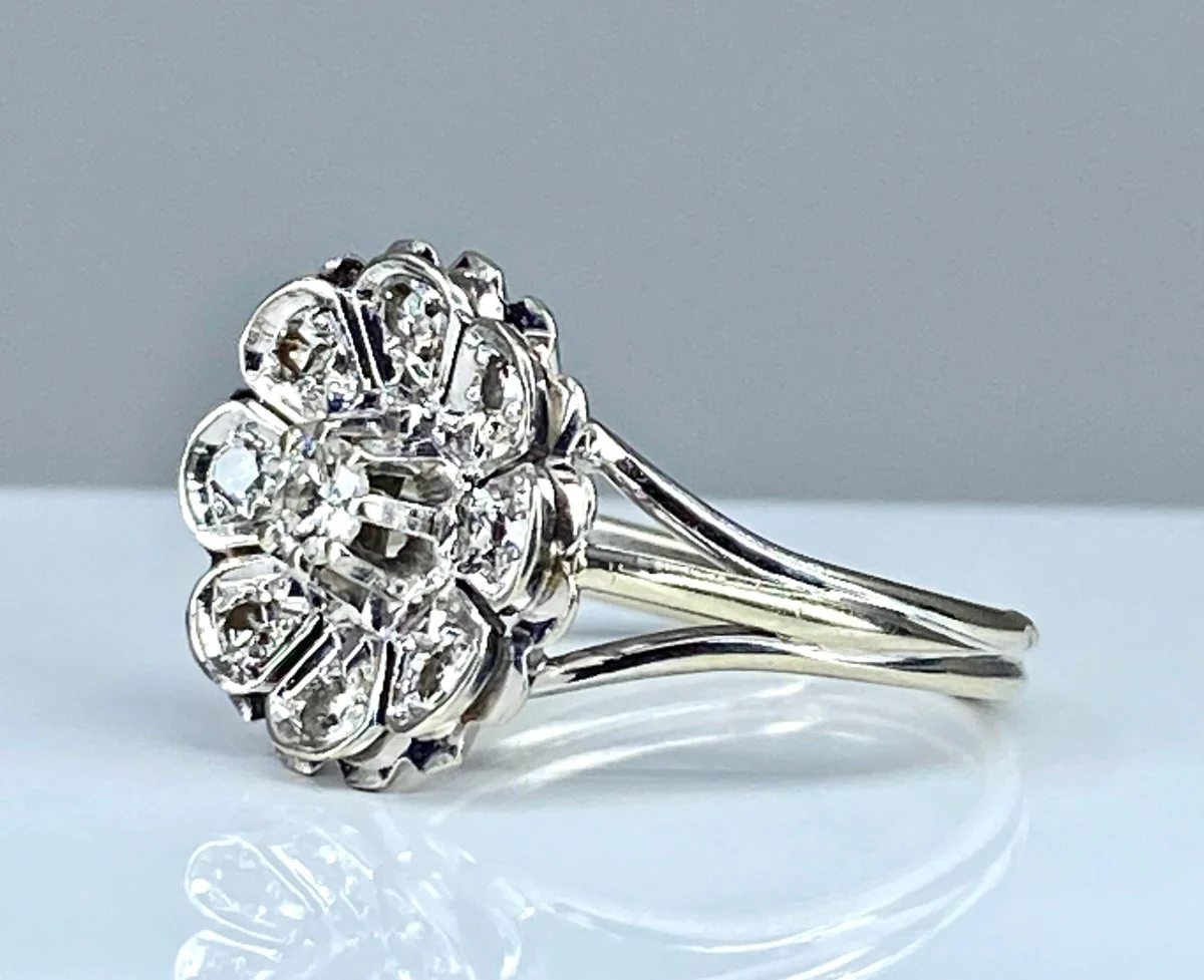Bague en or blanc et diamants - Image 2