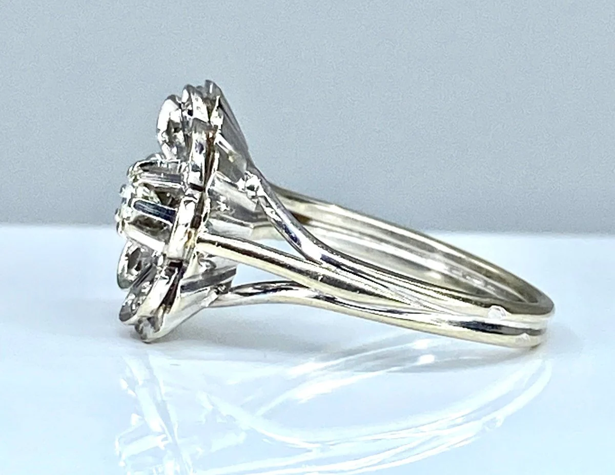 Bague en or blanc et diamants - Image 4