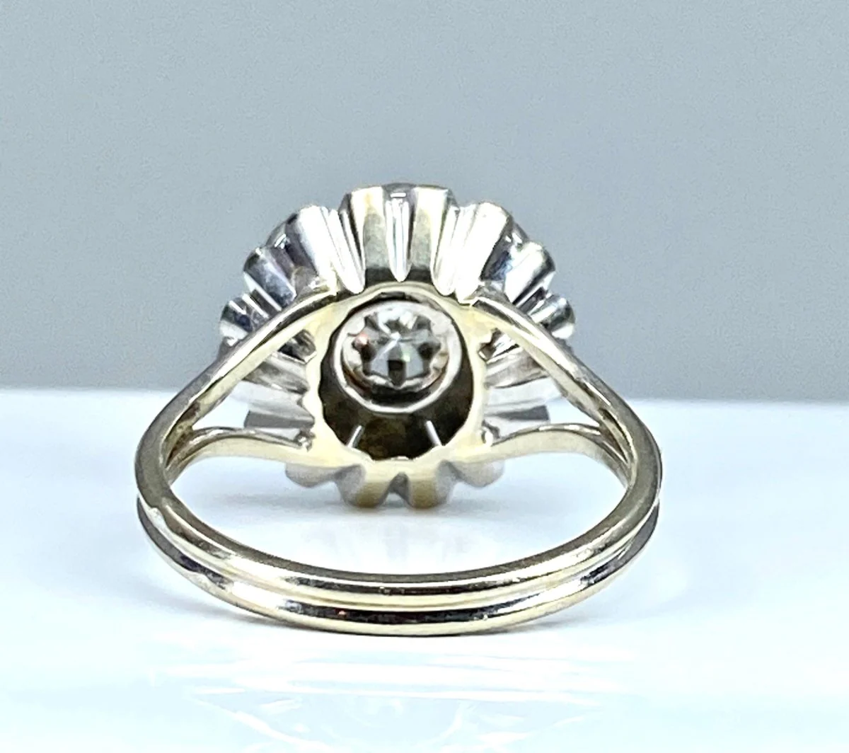 Bague en or blanc et diamants - Image 7