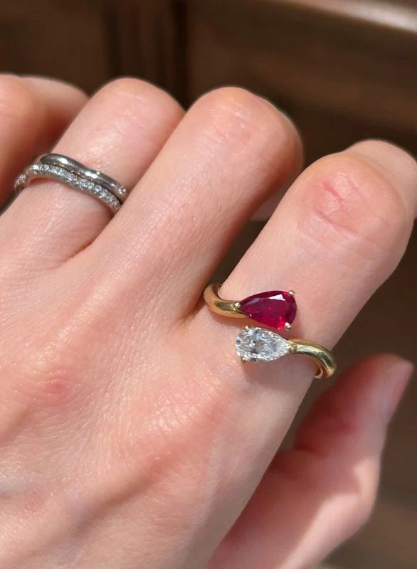 Bague Toi & Moi en or jaune 18k rubis et diamant - Image 4