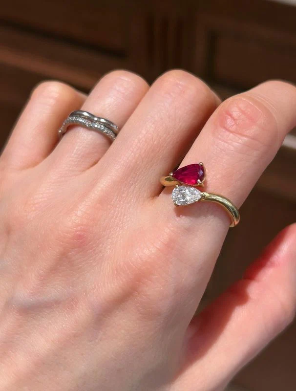 Bague Toi & Moi en or jaune 18k rubis et diamant - Image 5