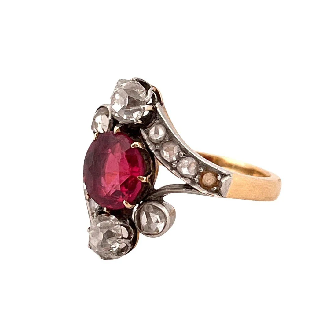 Bague en or jaune et pierre en verre rose, et diamants - Image 5