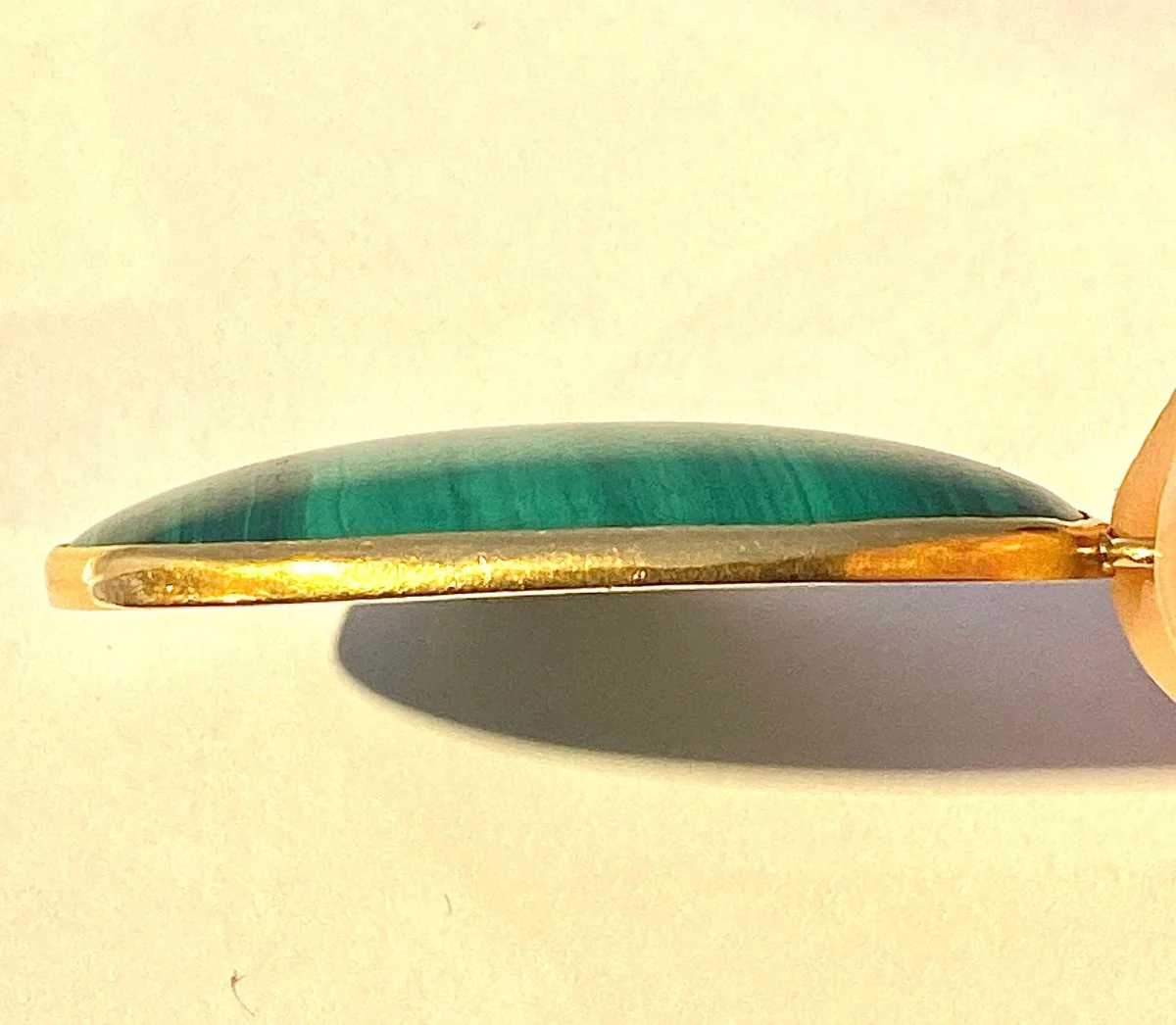 Pendentif en or jaune 18 carats orné d’une malachite - Image 3