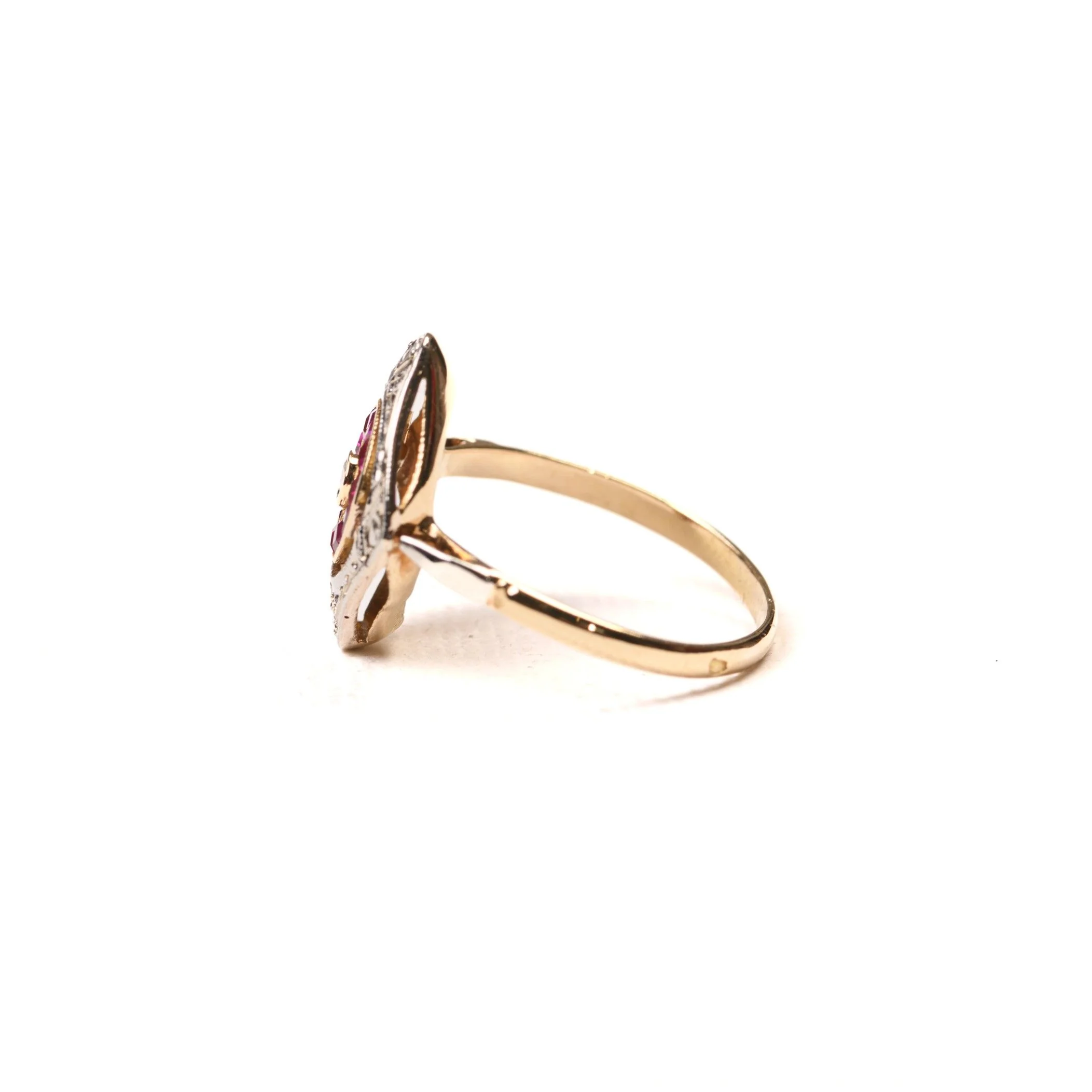 Bague marquise ancienne rubis et diamants en or deux tons - Image 3