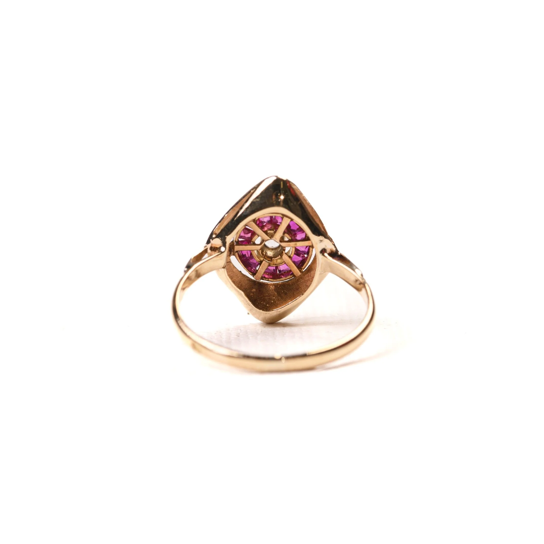 Bague marquise ancienne rubis et diamants en or deux tons - Image 5