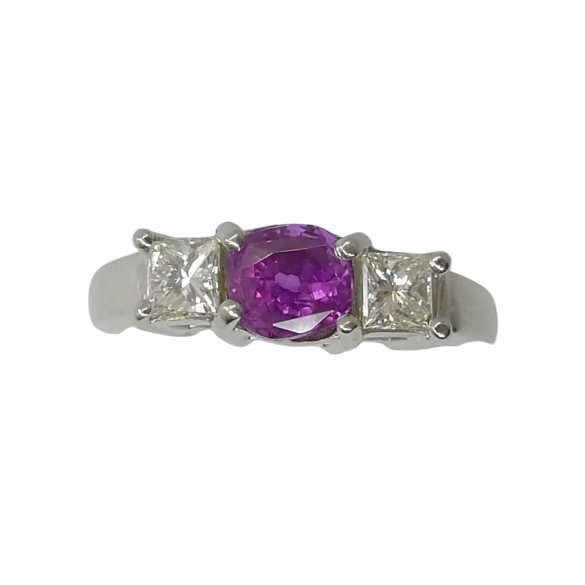 Bague Trilogie en or blanc, saphir, et diamants - Image 5