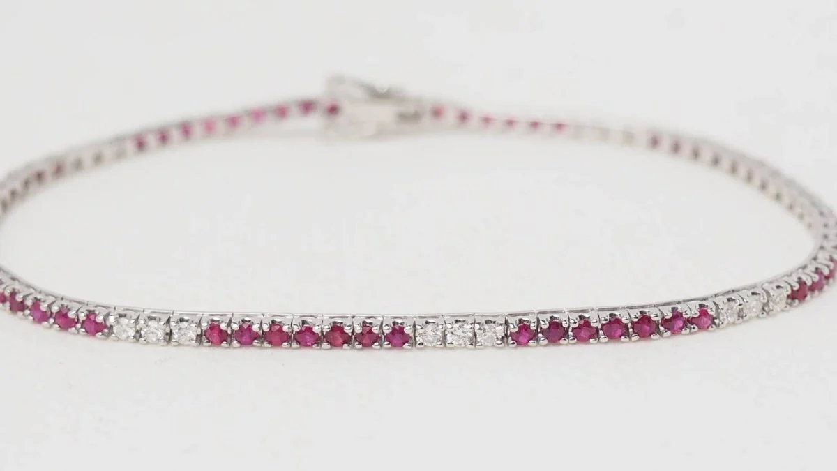 Bracelet rivière en or blanc, rubis et diamants - Image 6