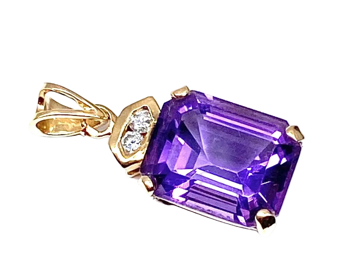 Pendentif en or jaune, améthyste et diamants - Image 2
