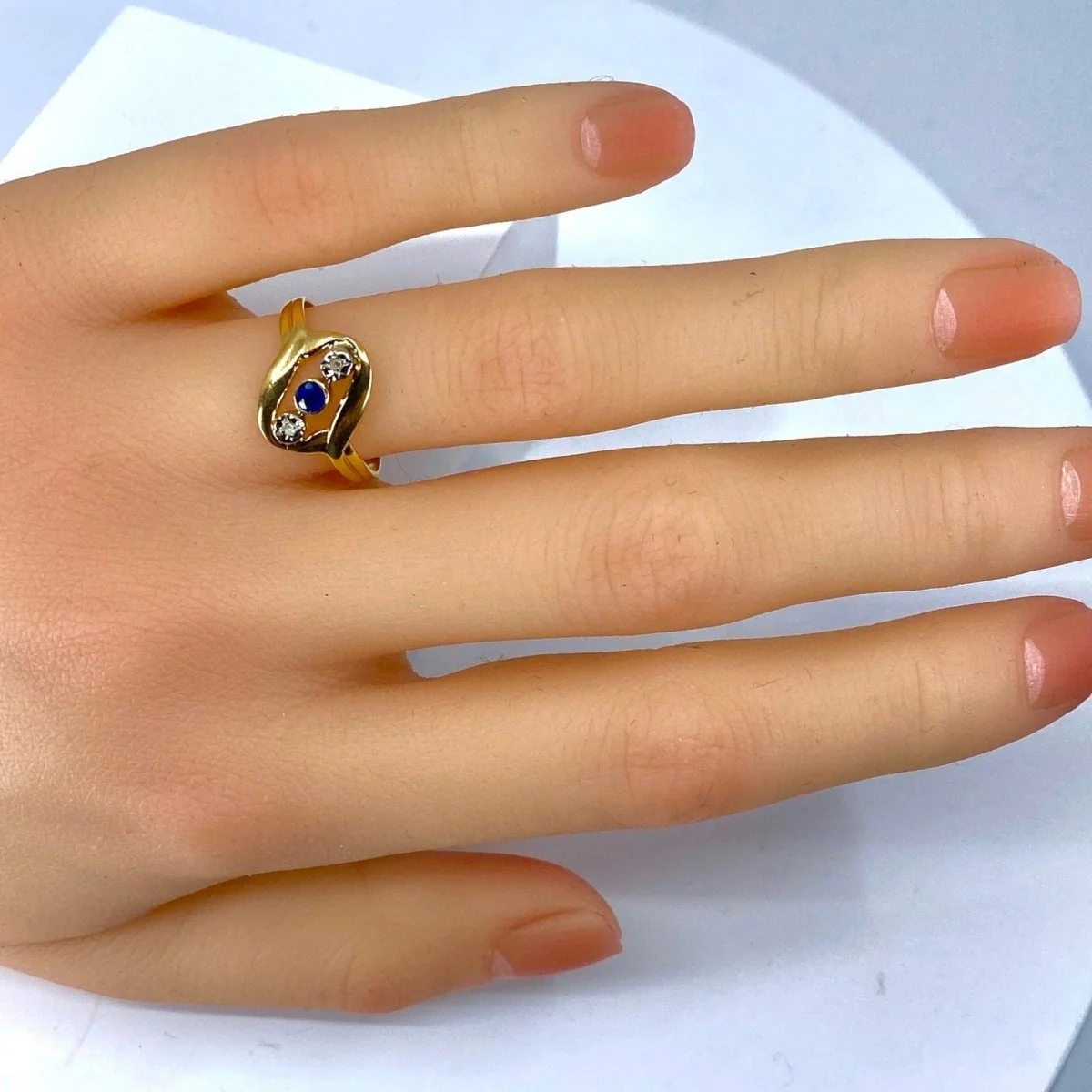 Bague en or jaune 18 carats en saphir et diamants - Image 4