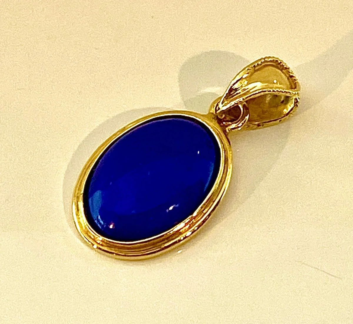 Pendentif en or jaune 18 carats et cabochon en lapis lazuli - Image 2