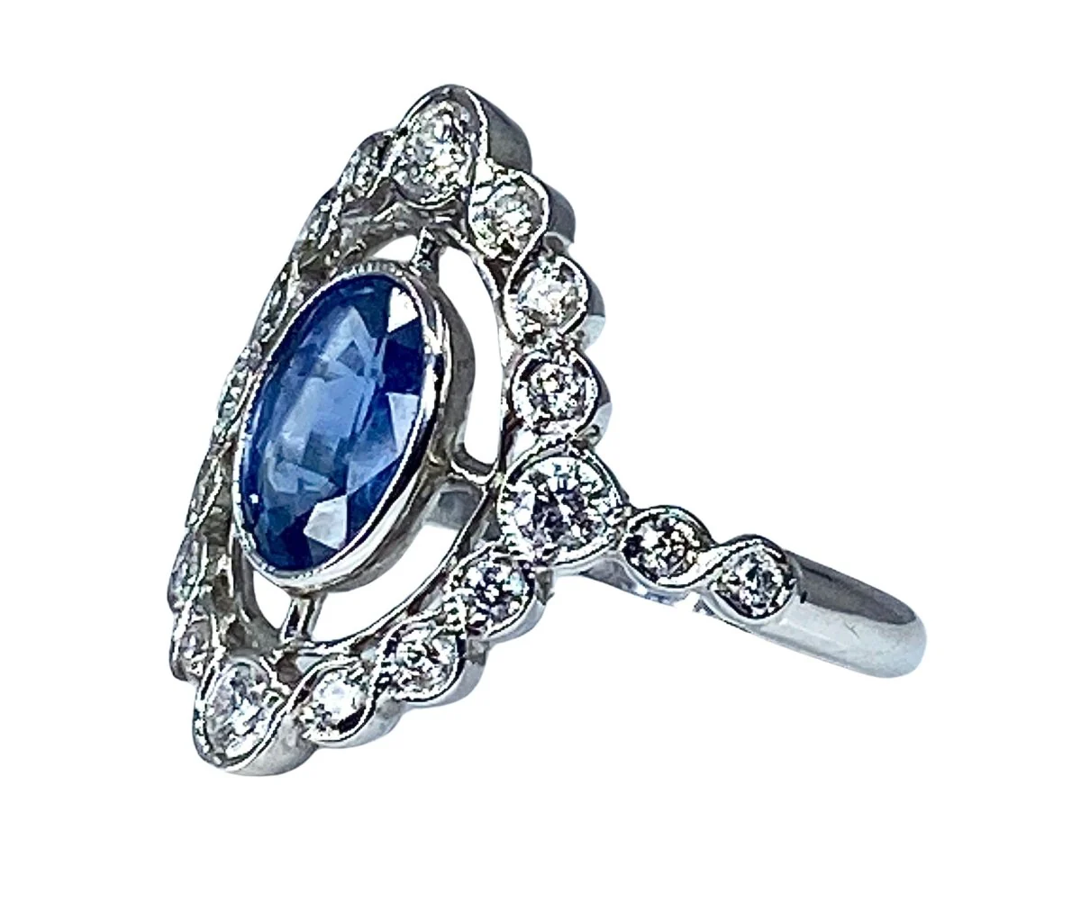 Bague losange en or blanc saphir et diamants - Image 3