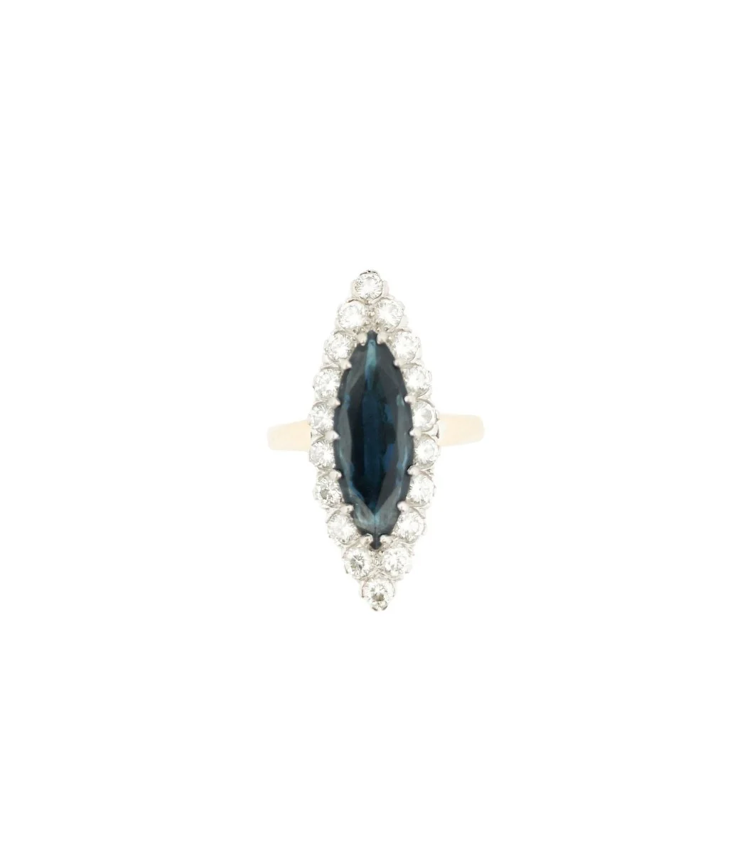 Bague Marquise en or jaune, saphir et diamants