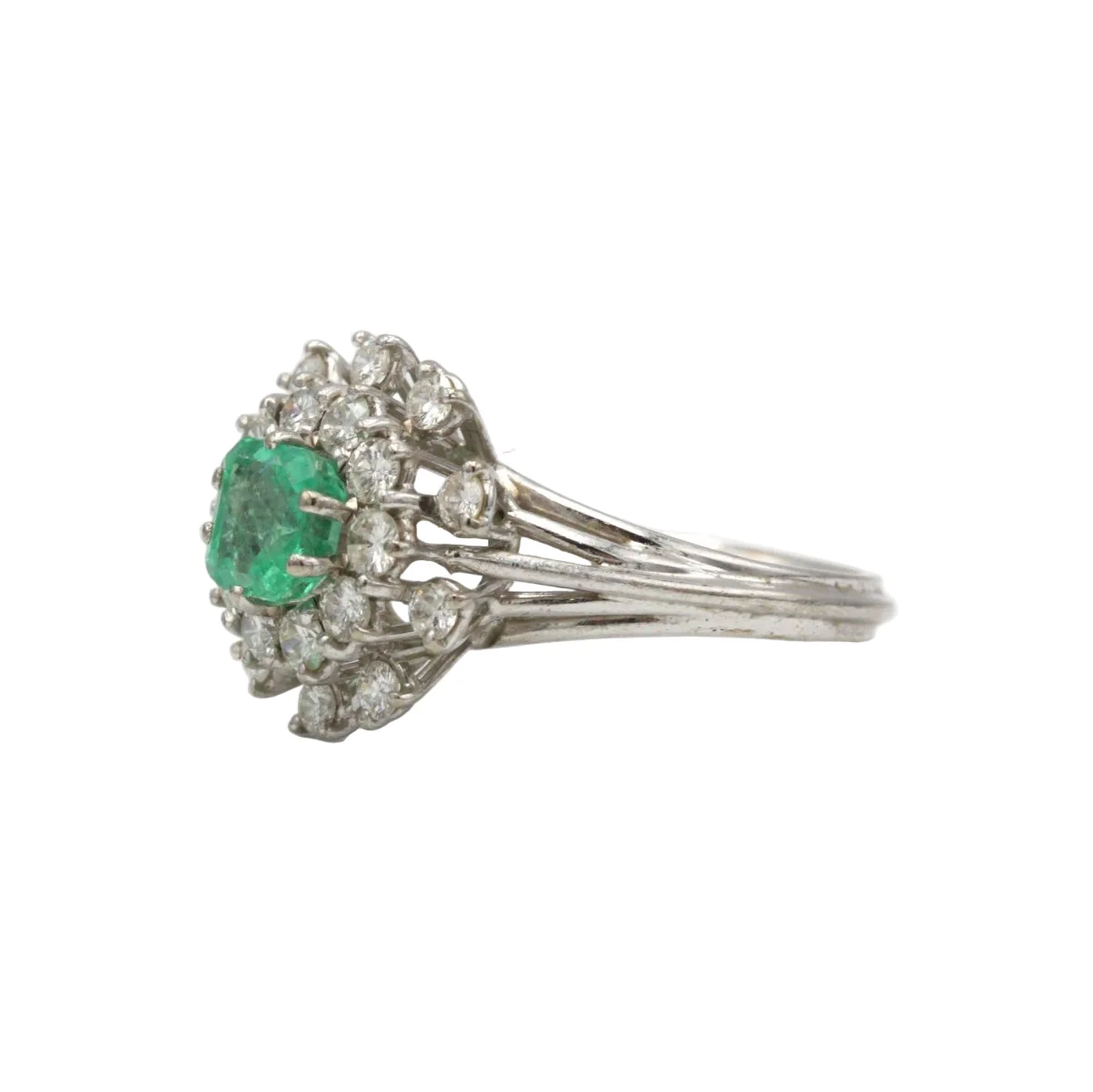 Bague en or blanc, émeraude, et diamants - Image 3