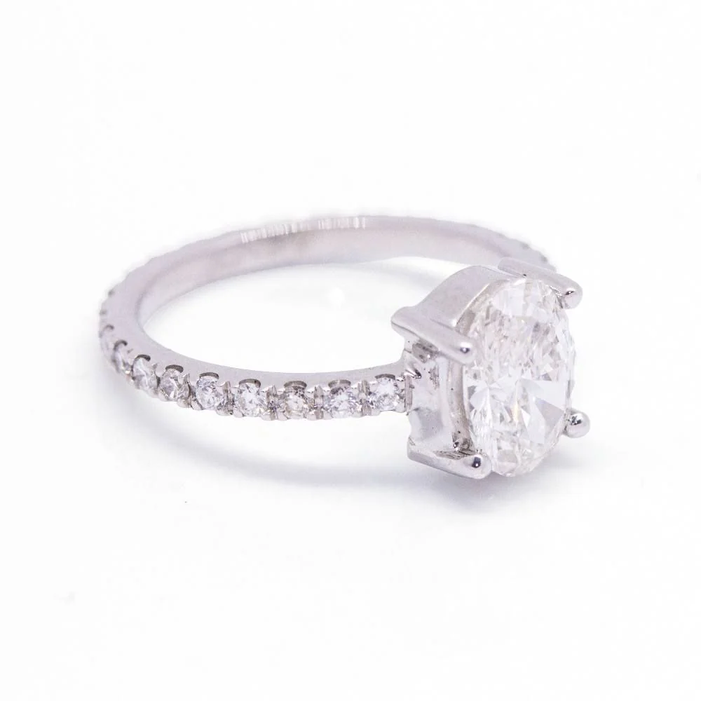 Bague Solitaire en or blanc et diamants - Image 4