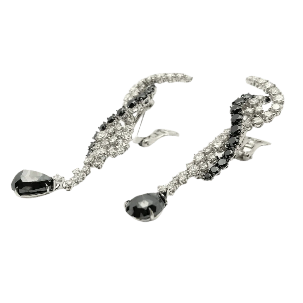 Boucles d'oreilles Clips en or blanc et diamants - Image 2