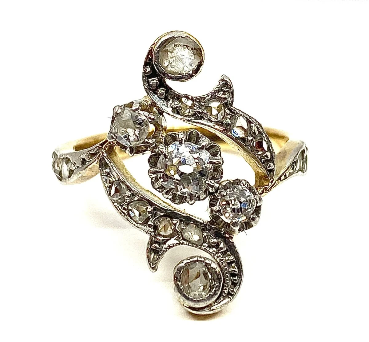 Bague en or jaune, or blanc et diamants