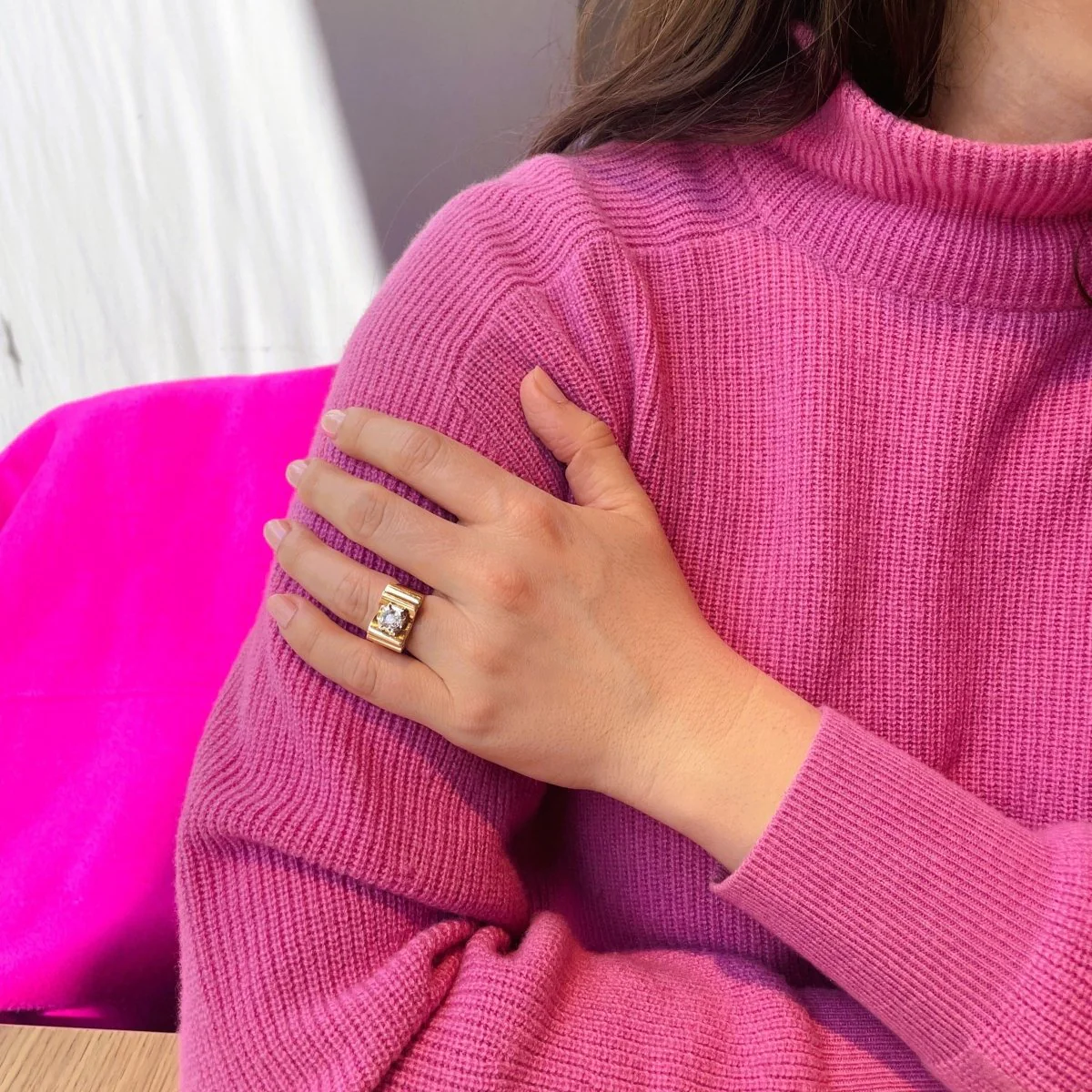 Bague Tank en or jaune, platine et diamants - Image 2