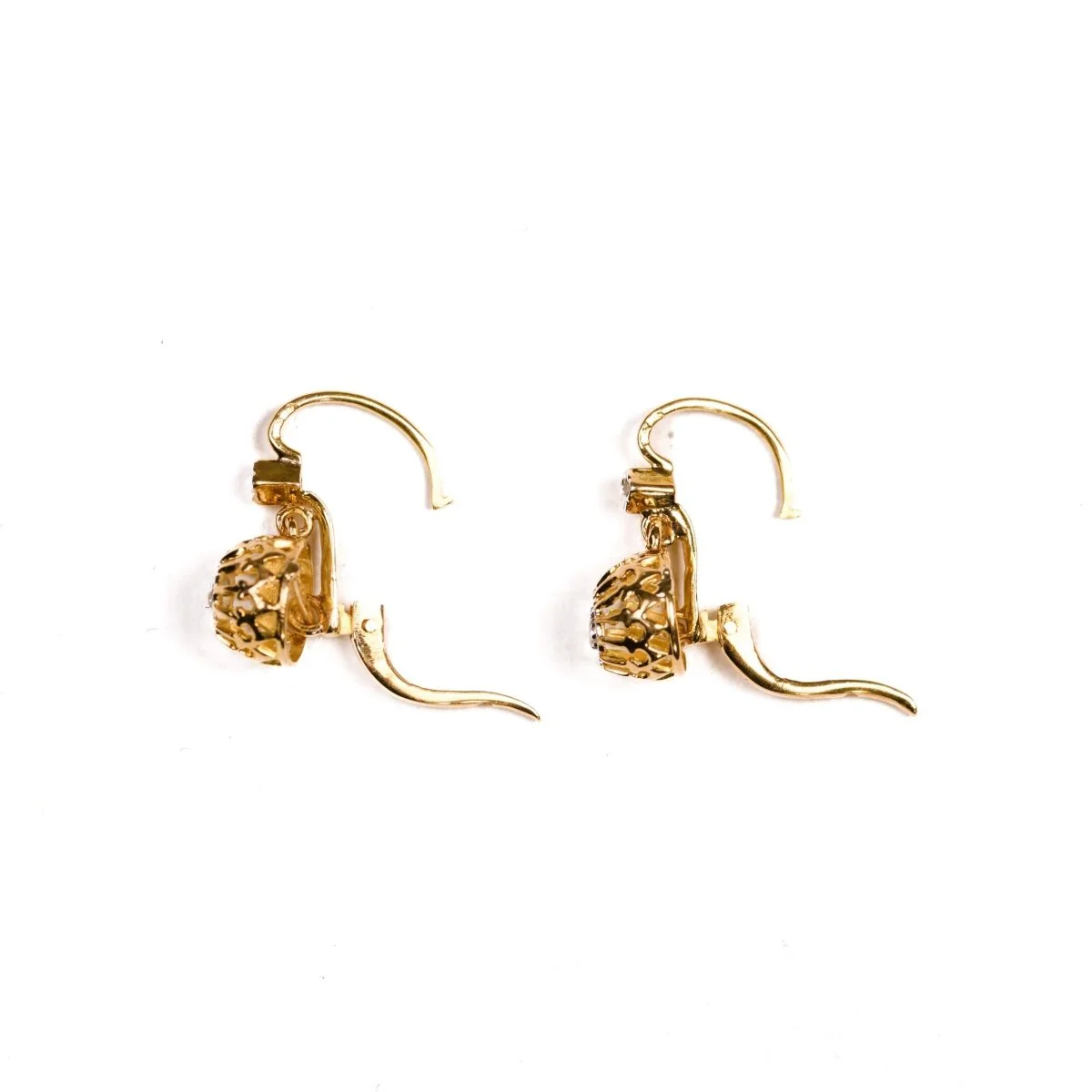Boucles d'oreilles Dormeuses en or jaune et blanc et diamants - Image 4