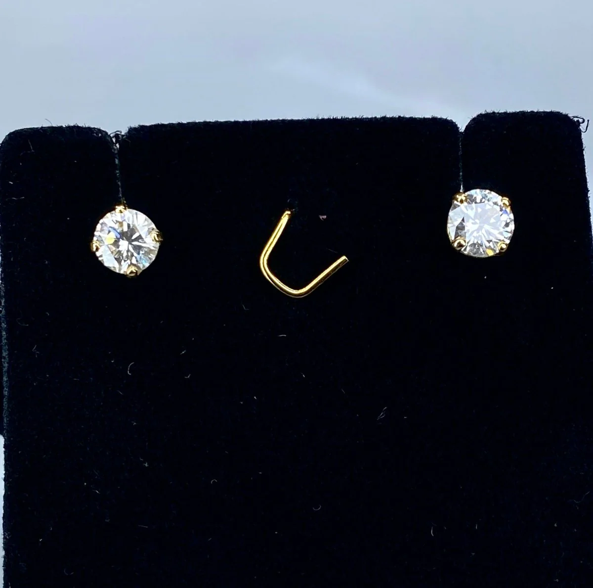 Boucles d’oreilles puces en or jaune 18 carats, diamants 2x 0,50 carats - Image 5