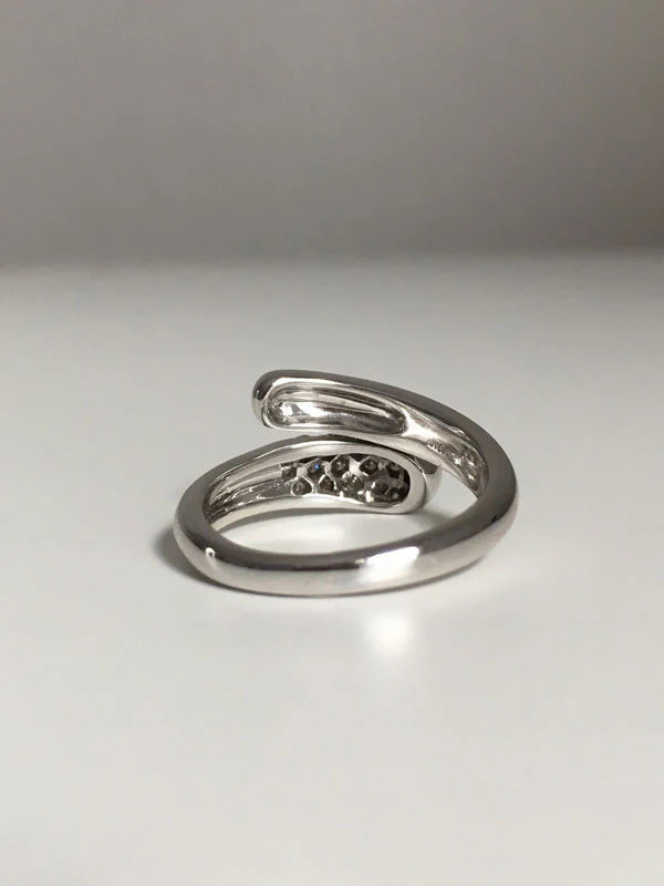 Bague BVLGARI modèle Astrea en or blanc 18K et diamants - Image 10