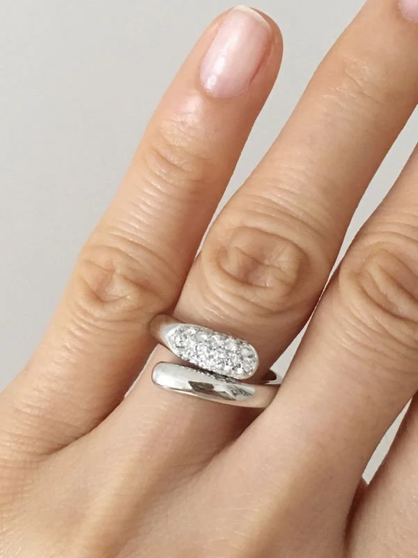 Bague BVLGARI modèle Astrea en or blanc 18K et diamants - Image 11