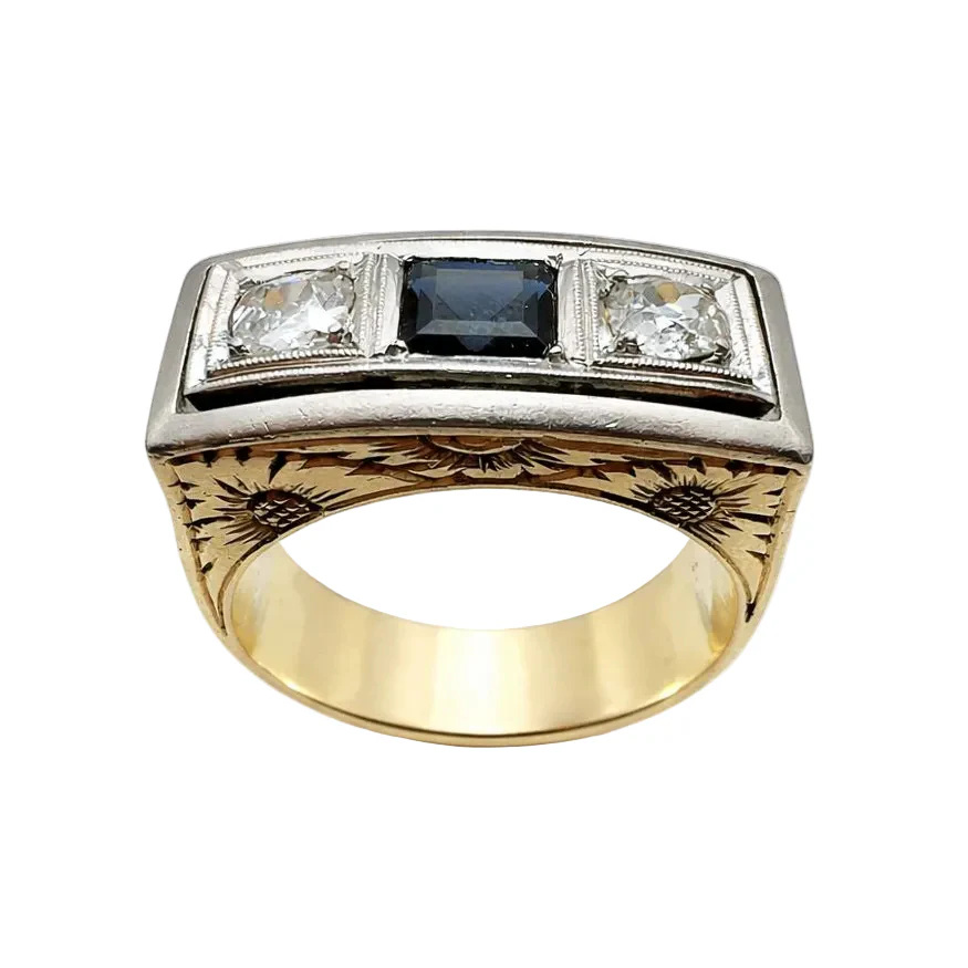 Bague Chevalière en or jaune, platine, saphir et diamants