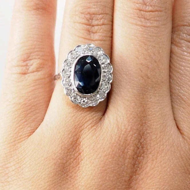 Bague Pompadour en platine saphir et diamants - Image 2