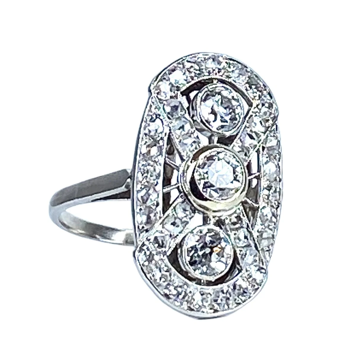 Bague en platine sertie de 3 diamants - Image 6