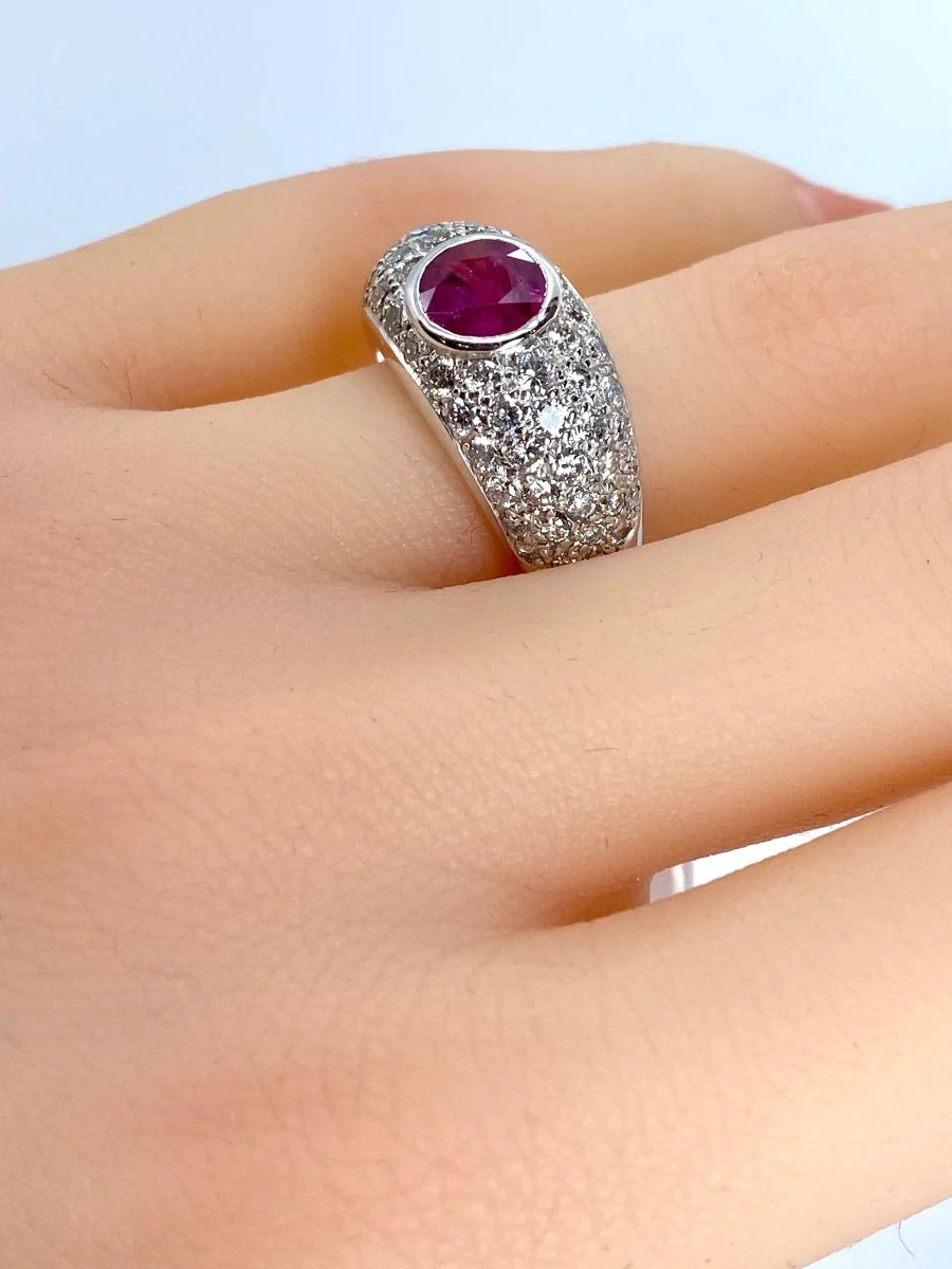 Bague Jonc en or blanc rubis et diamants - Image 2