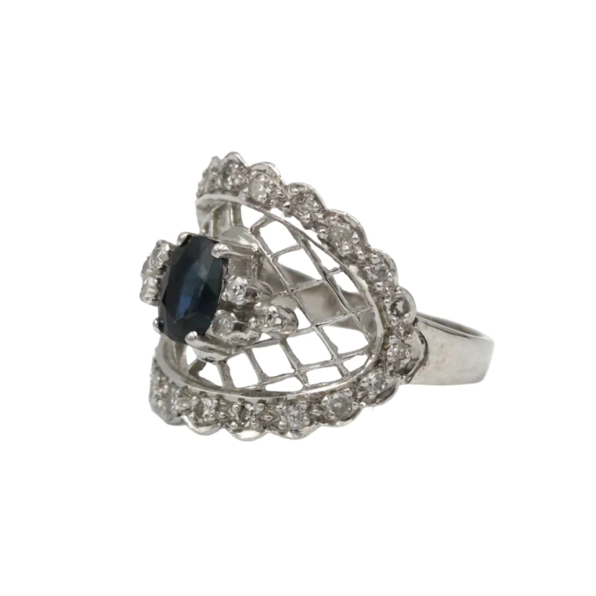 Bague en or blanc, saphir et diamants - Image 2
