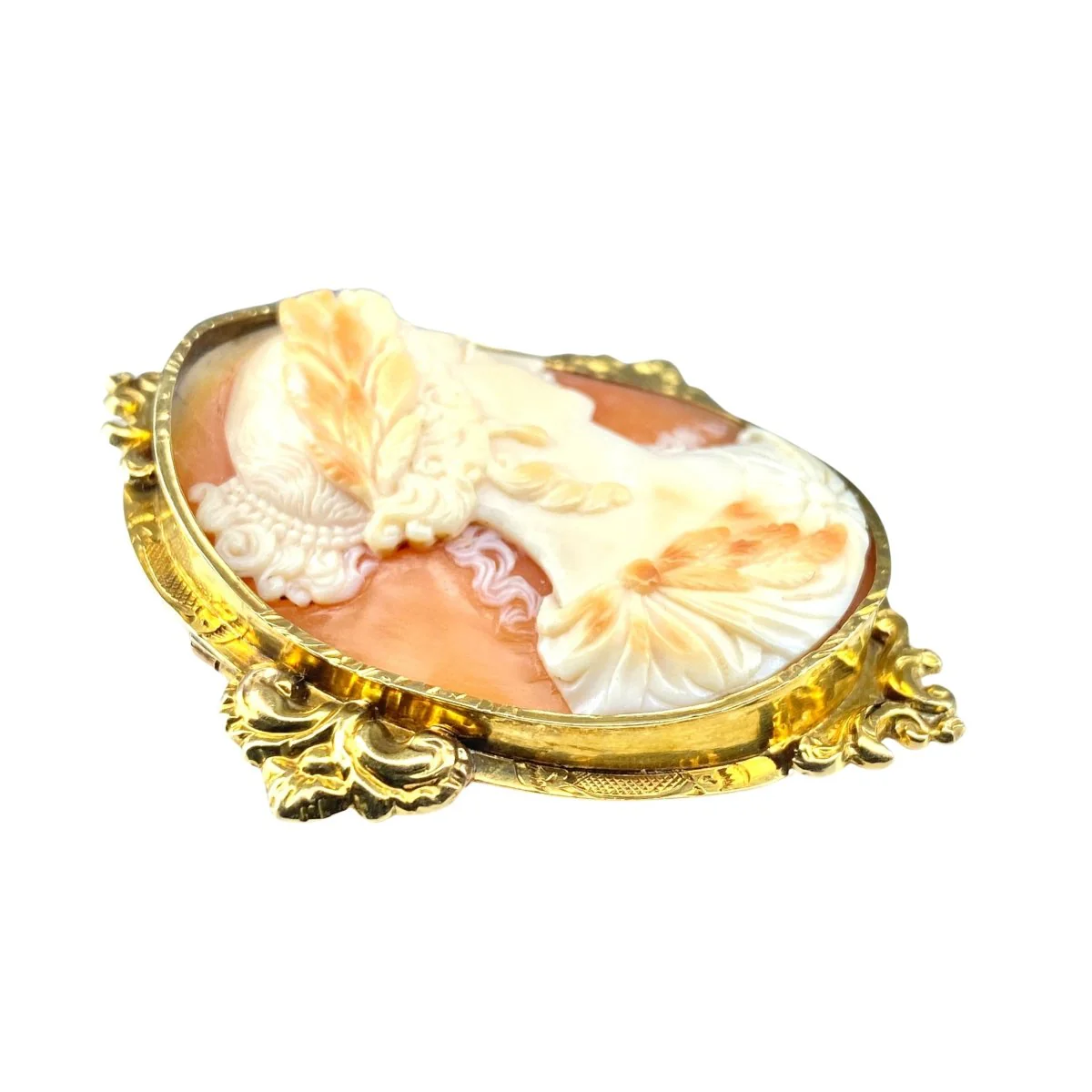 Broche en or jaune 18 carats et camée coquille , vers 1850. - Image 2