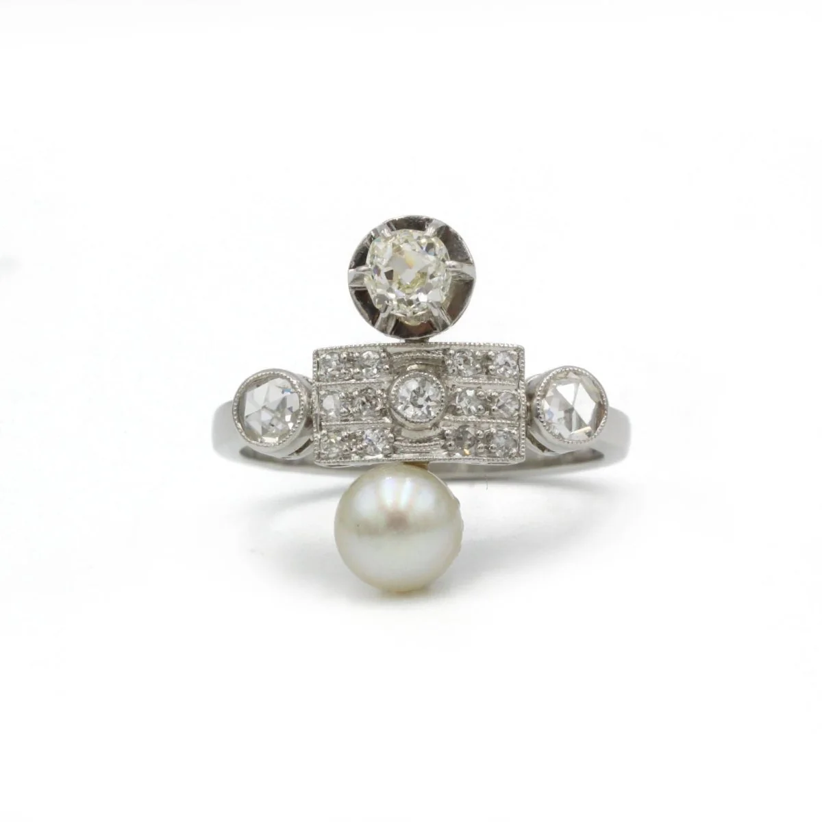 Bague - Or blanc, perles et diamants