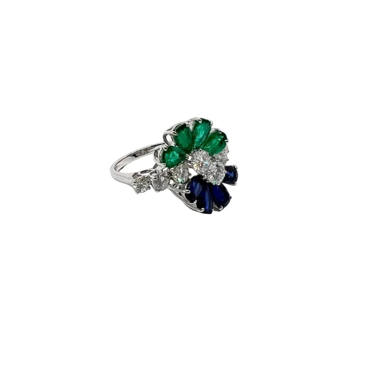 Bague Marguerite en or blanc, saphir, émeraude et diamants - Image 6