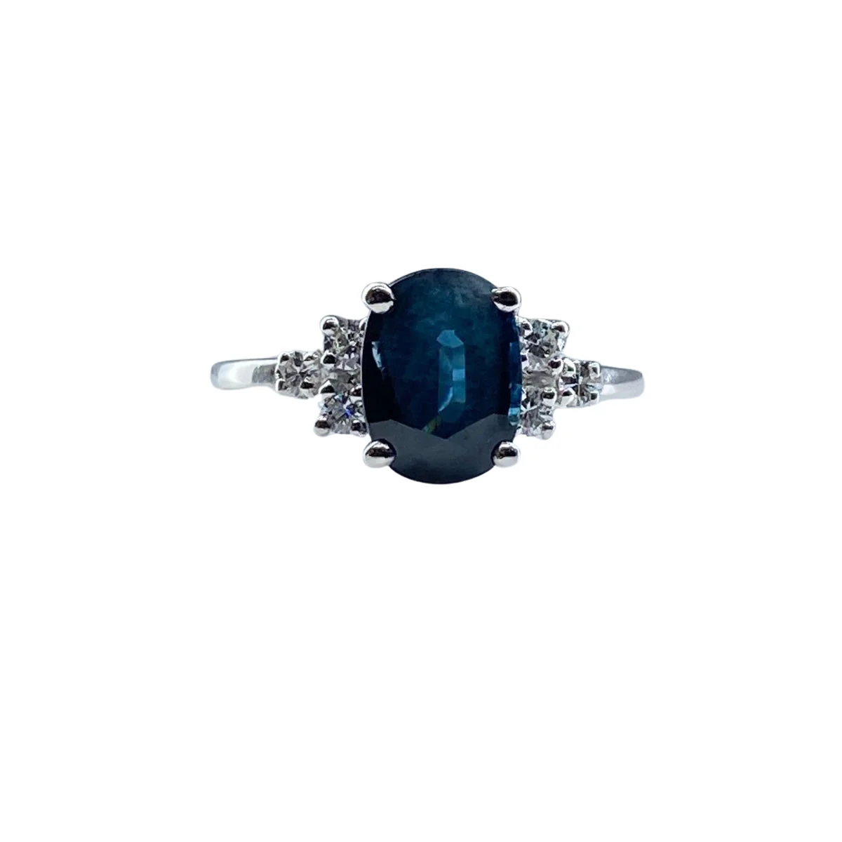 Bague en or blanc, saphir et diamants