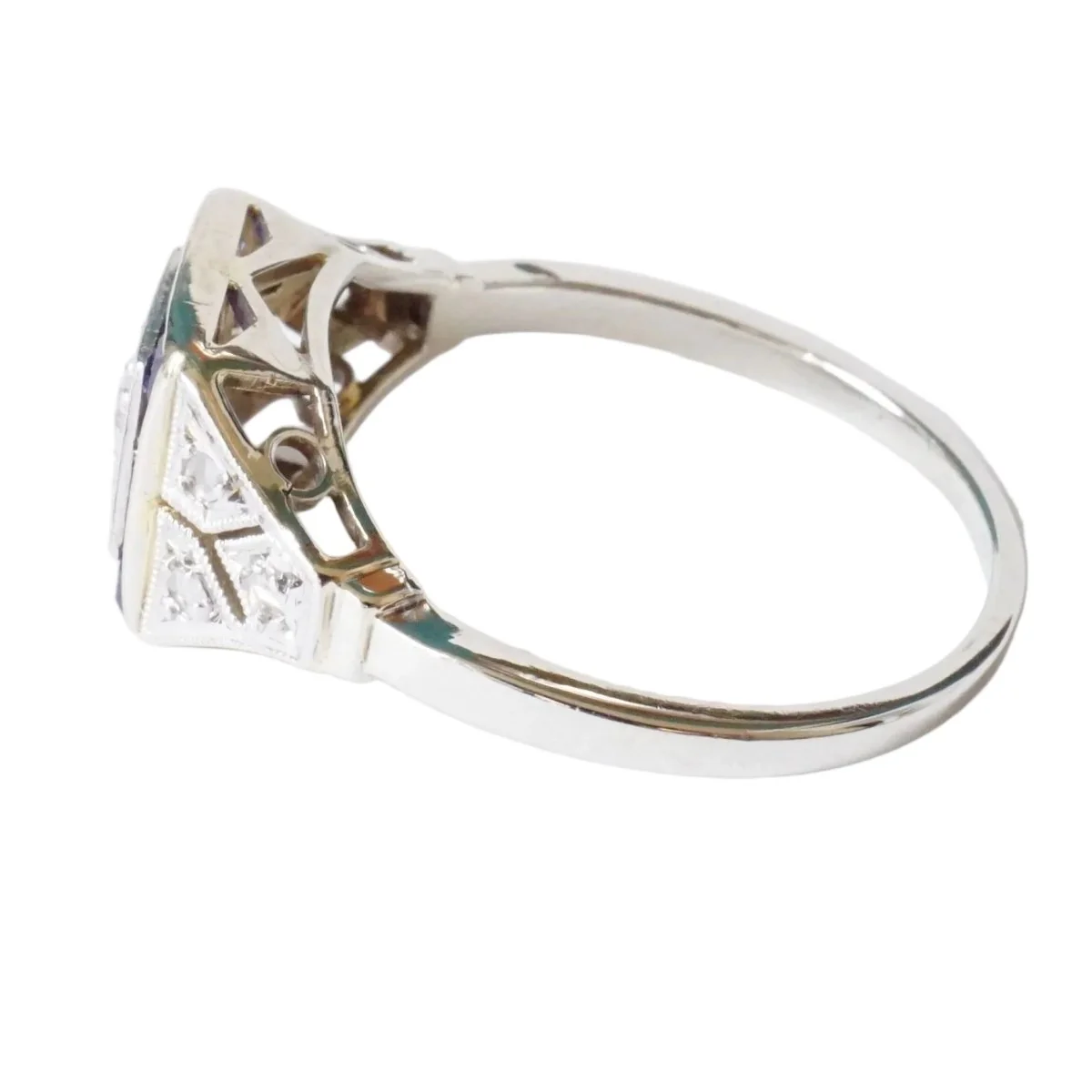 Bague Chevalière en or blanc, saphirs et diamants - Image 2