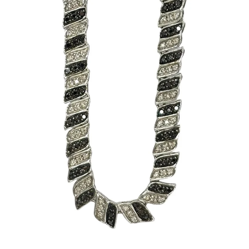Collier en or blanc 18K et diamants incolores et noirs 2 ct