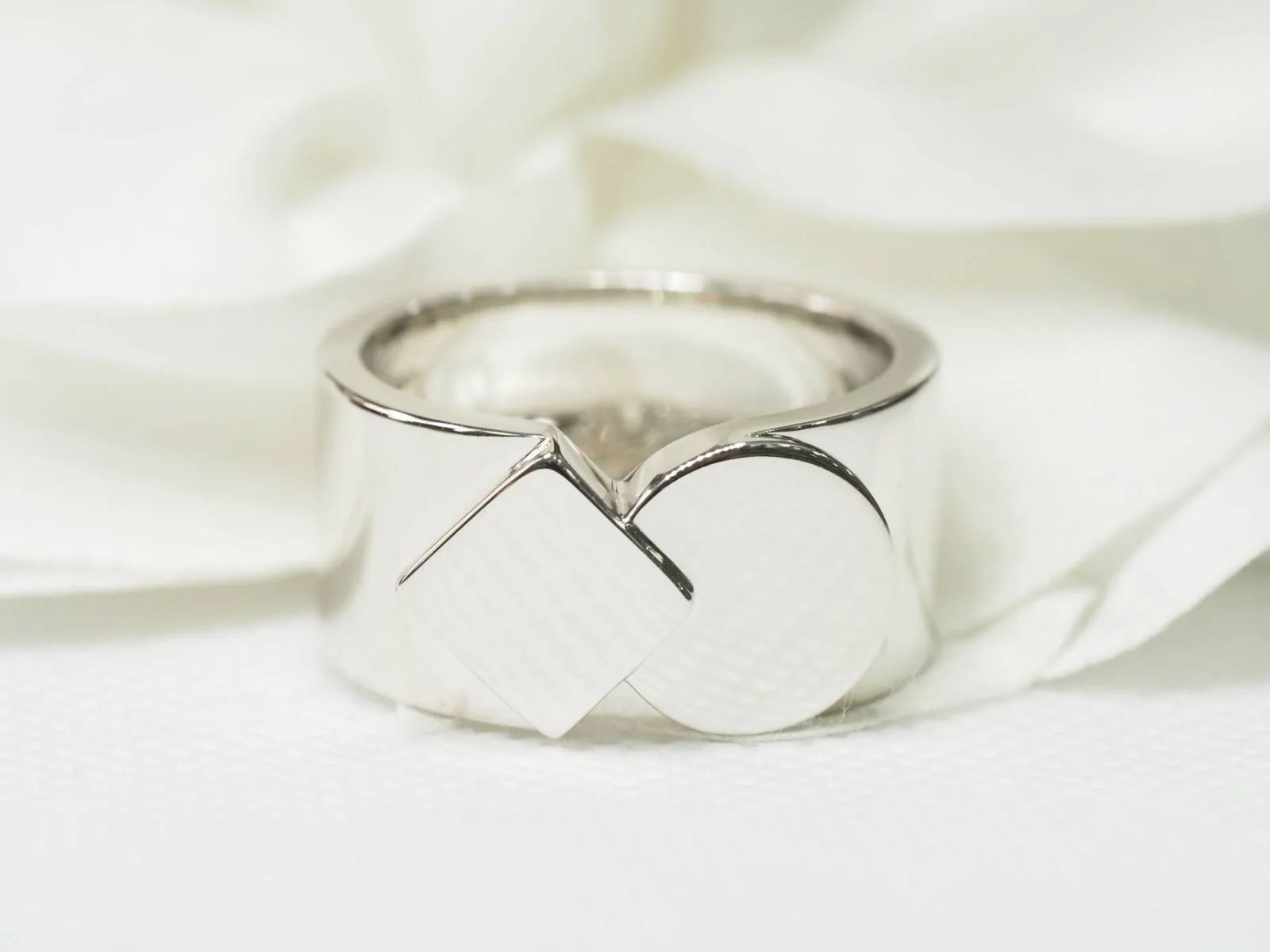 Anneau Fred en or blanc
