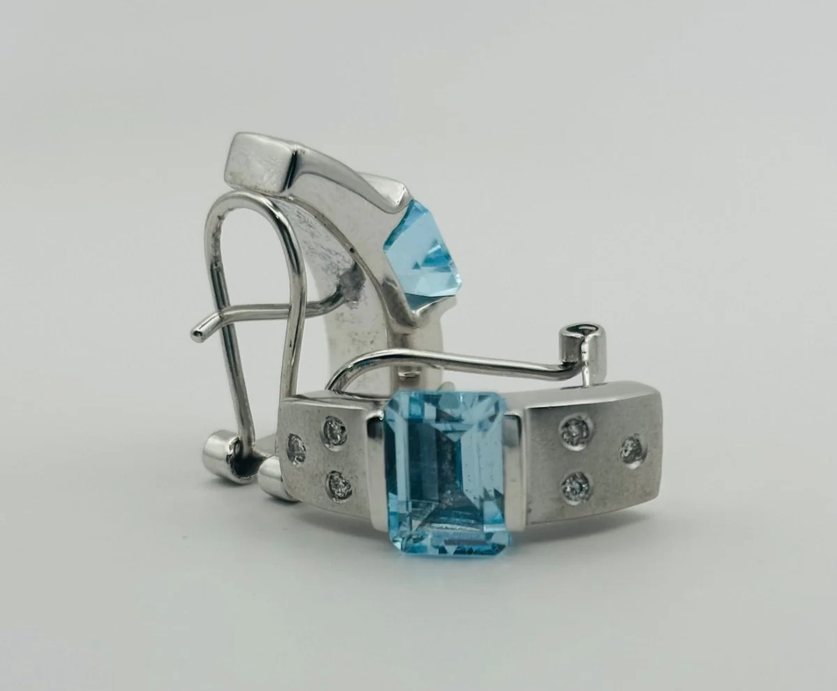 PENDIENTES EN ORO CON TOPACIO Y DIAMANTES - Image 3