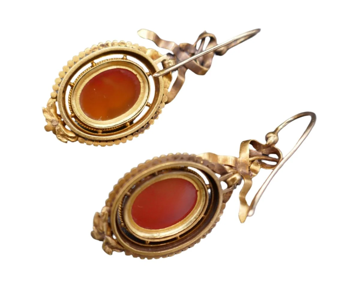 Boucles d'oreilles Pendantes en or jaune, camée et agate - Image 3