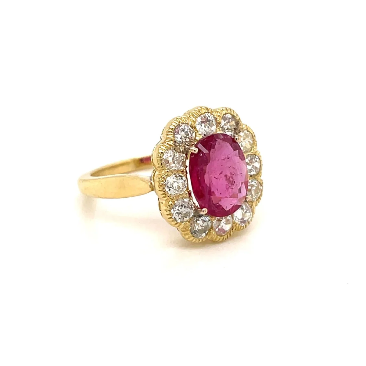 1800 Ruby Diamond Gold Cluster Ring - Image 3