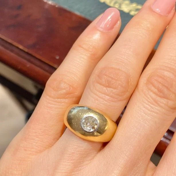 Bague Jonc en or jaune, or blanc et diamant - Image 2