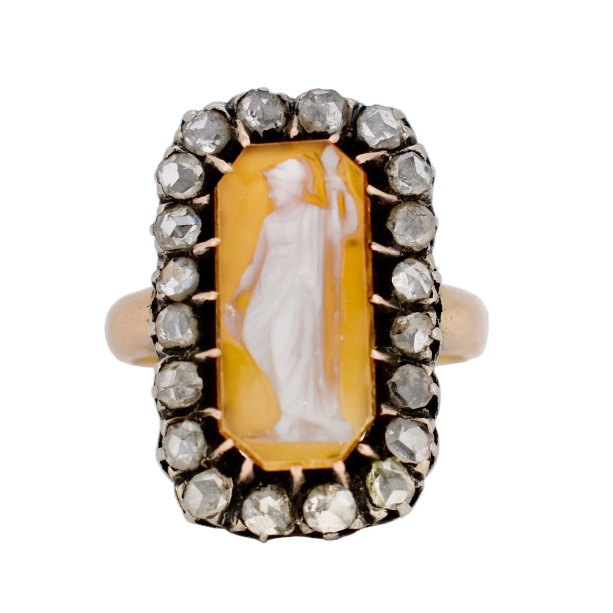Bague Entourage en or jaune, argent, camée et diamants