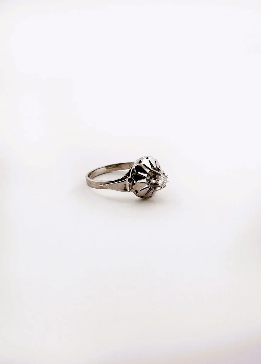 Bague Solitaire diamant chaton étoilé en or blanc - Image 3