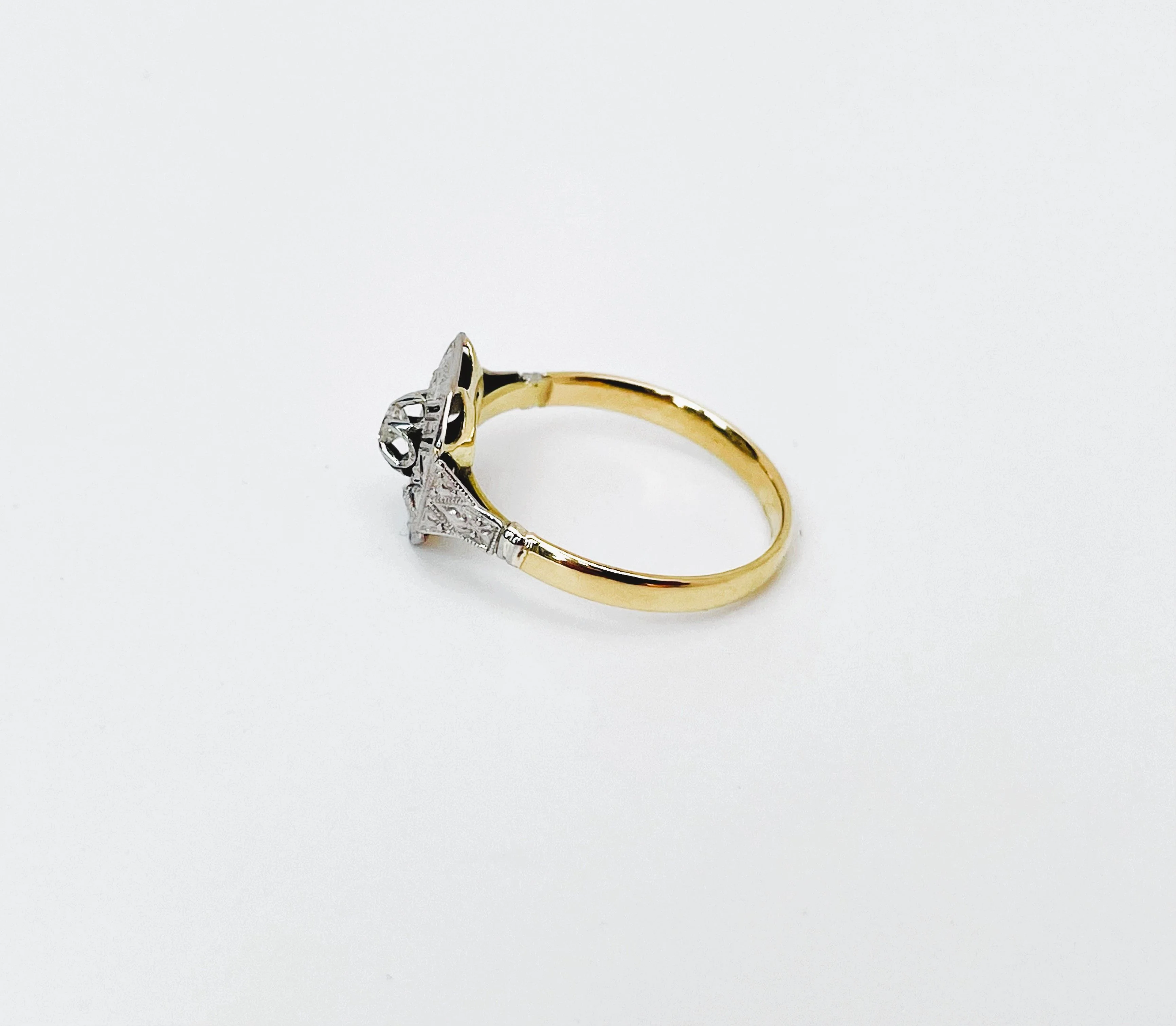 Bague solitaire diamant Art Déco en or jaune et blanc - Image 4