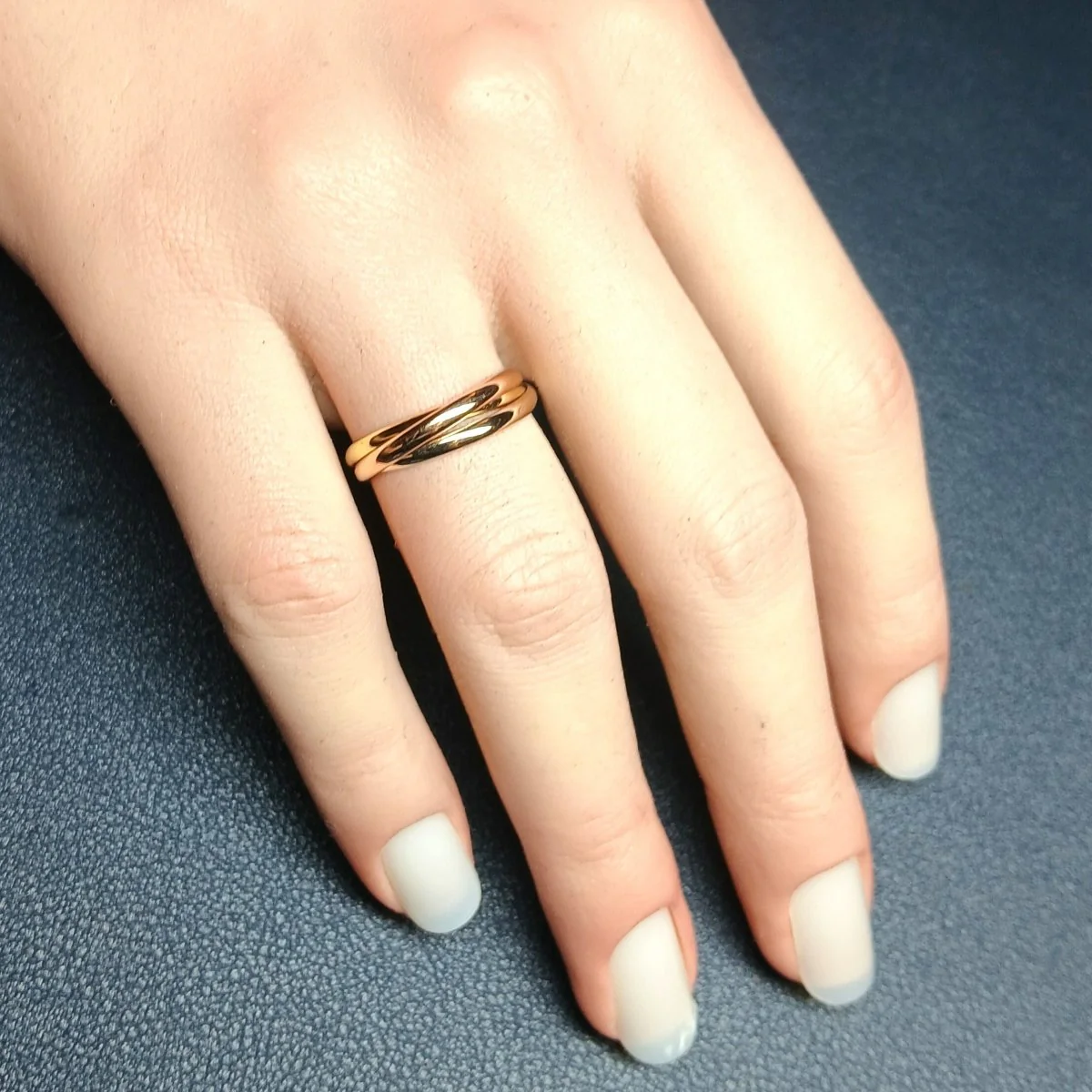 Bague Alliance en or jaune, or blanc et or rose - Image 2