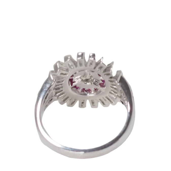 Bague Solitaire en or blanc, rubis et diamants - Image 4