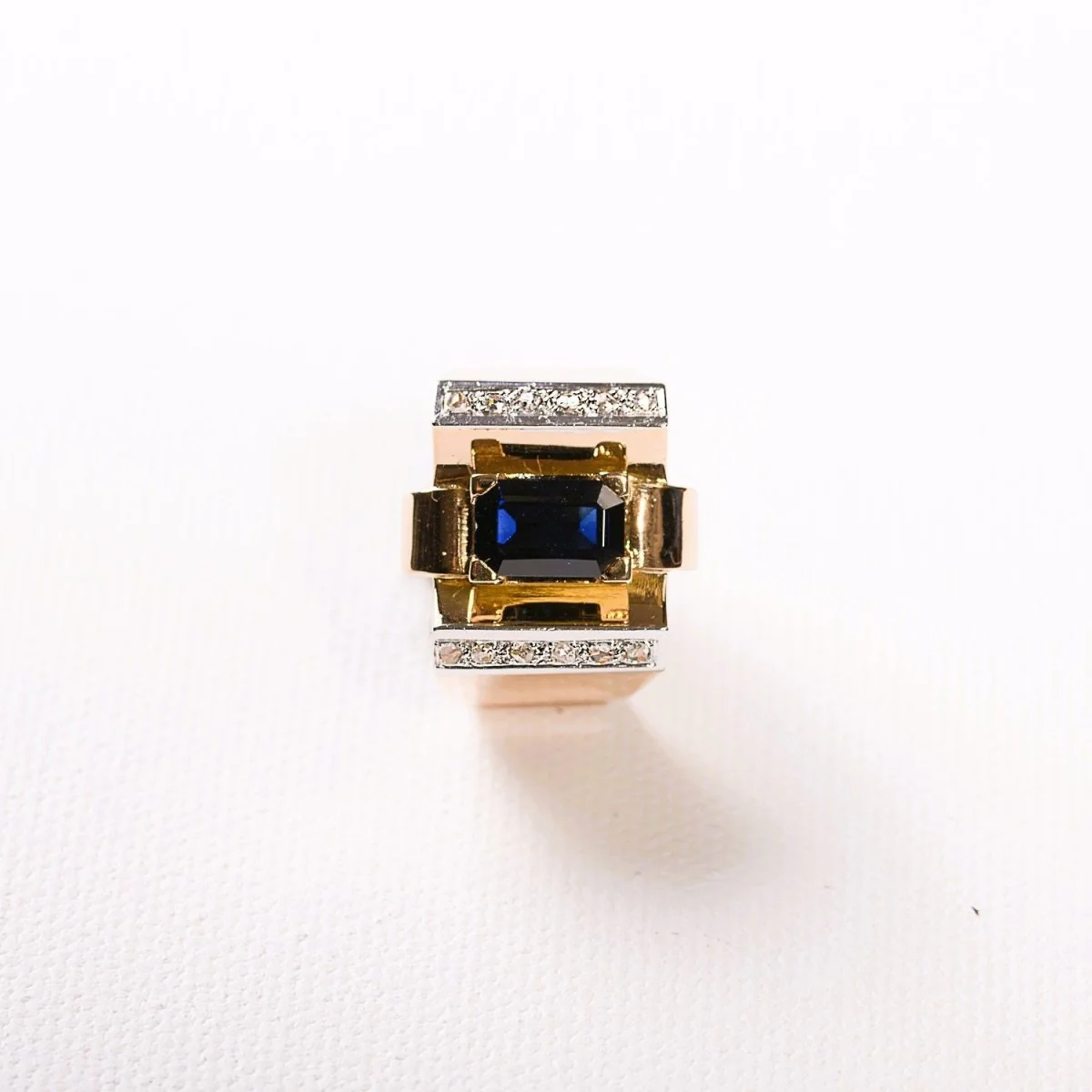 Bague Tank en or jaune, or blanc, saphir et diamants - Image 5