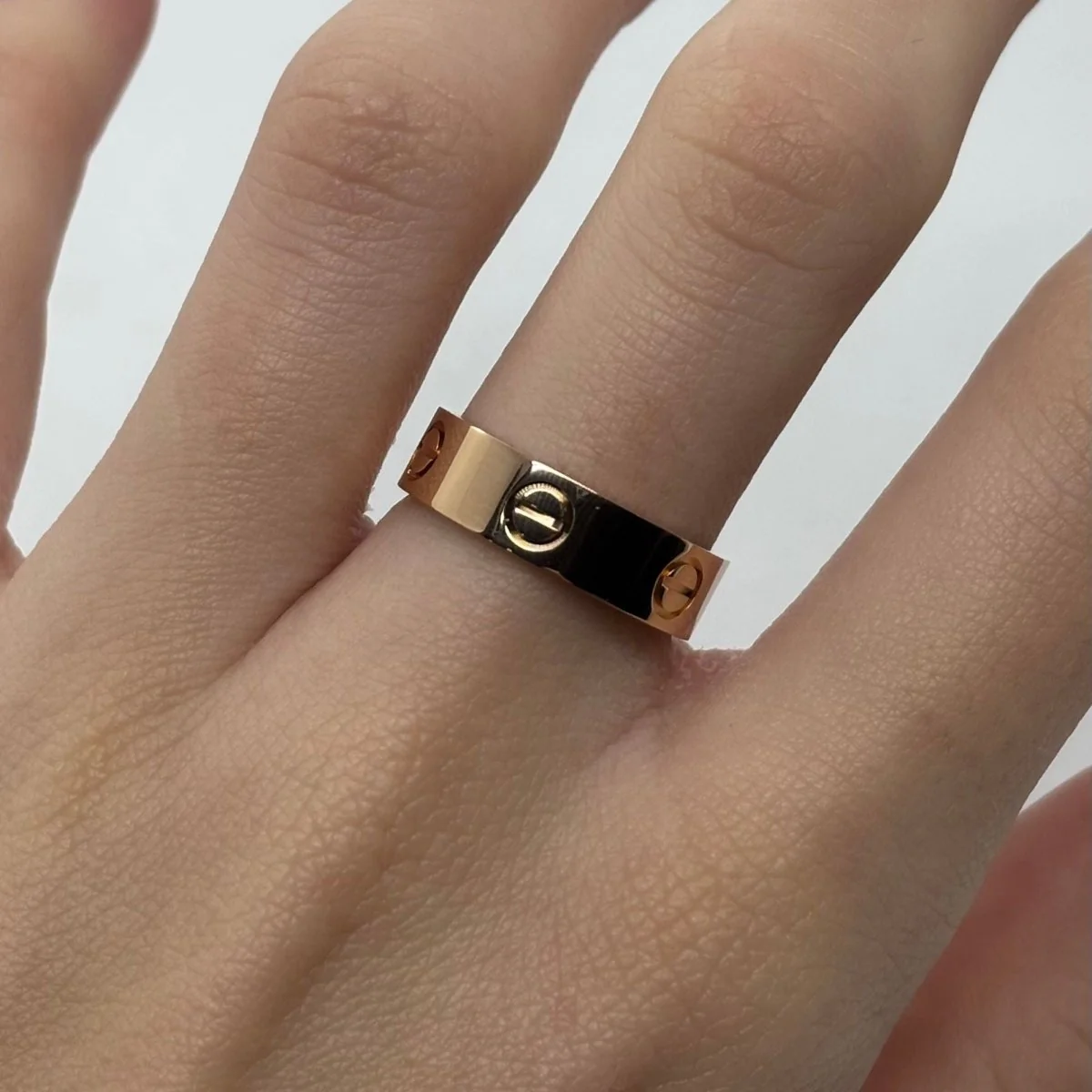 Bague Cartier Love moyen modèle or rose - Image 2