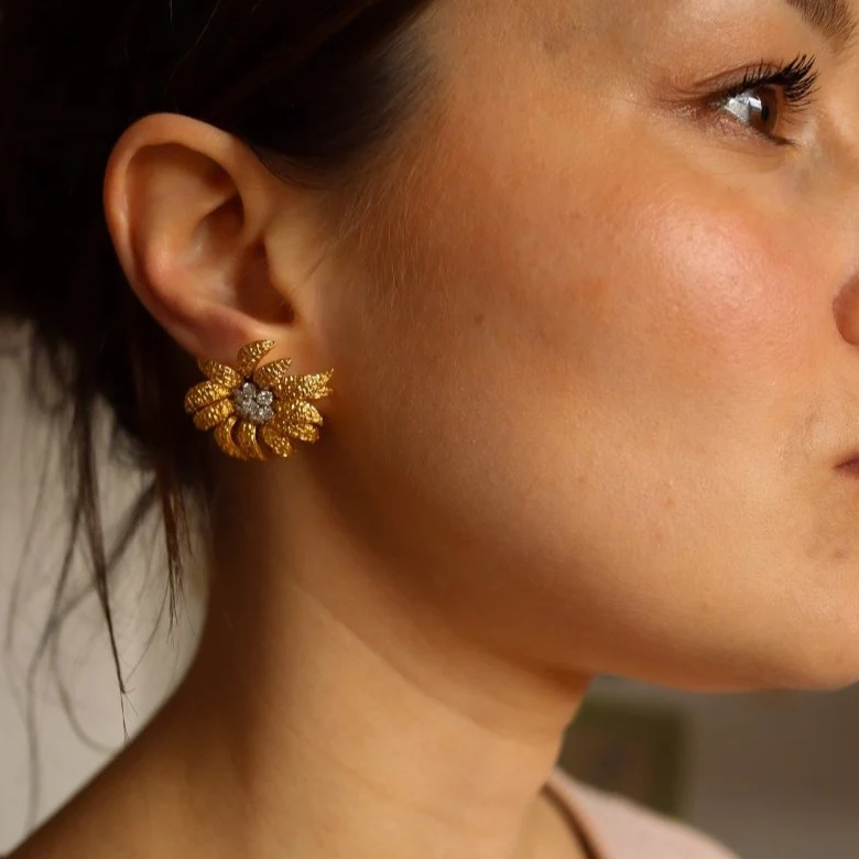 Boucles d'oreilles VAN CLEEF & ARPELS en or jaune et diamants - Image 2