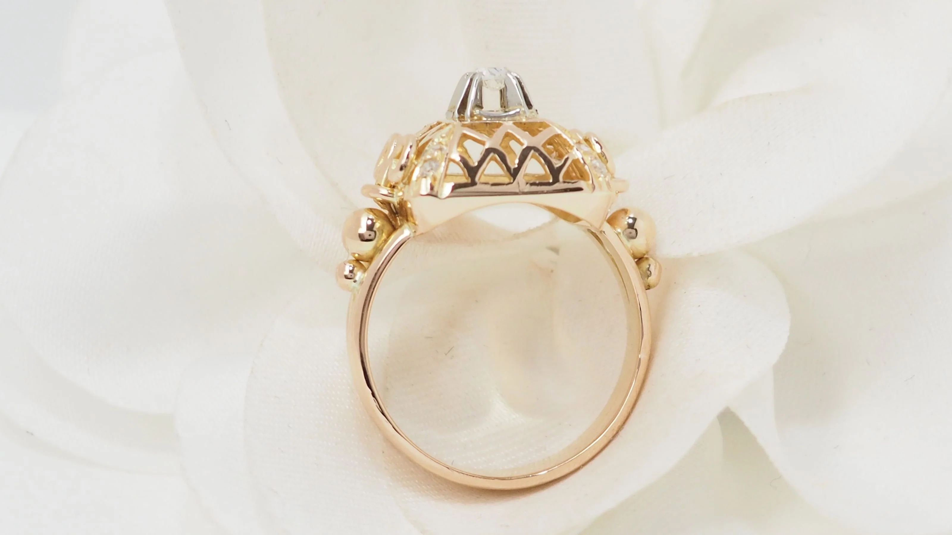 Bague ajourée en or jaune et diamant - Image 8